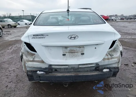 2017 Hyundai Accent Value Edition z USA, uszkodzony, nr VIN KMHCT4AE3HU352883